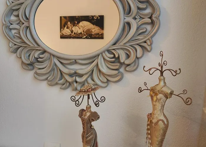 Laurel Lk In Near Airport Rhodes *