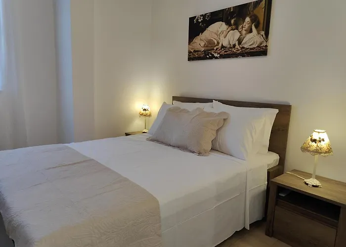 Apartment Laurel Lk In Near Airport Rhodes
